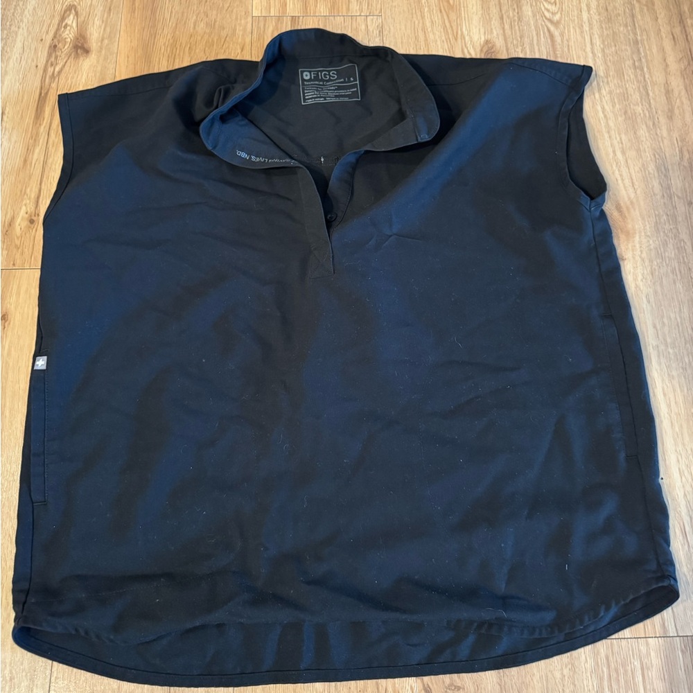 FIGS Black Rafaela Oversized Scrub Top™ - Small